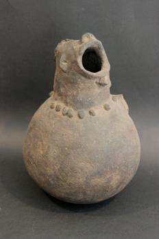 MATAKAM, Nord Cameroun - Vase rituel représentant un visage humain 2