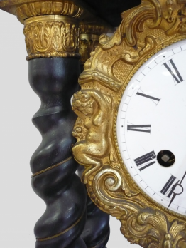 Pendule portique en ébène et laiton doré époque Napoléon III 2