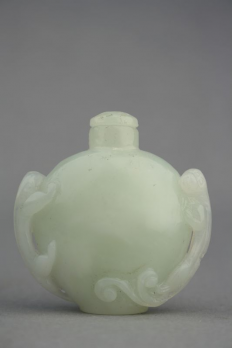 CHINE - Tabatière en jade blanc à décor Shillong 2