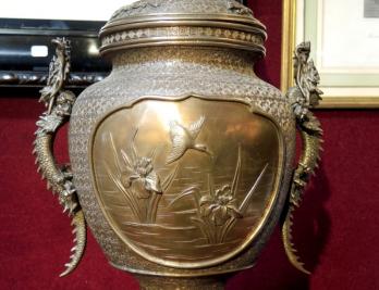 Grand brûle-parfum sur pied en bronze 2