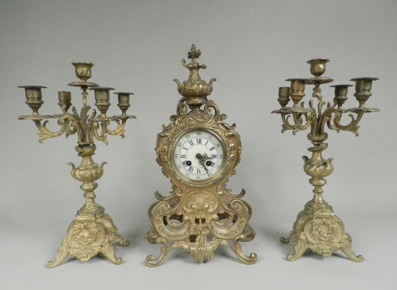 Garniture de cheminée ancienne – pendule + 2 candélabres – style Napoléon III - Antiquités