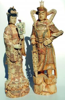 Empereur et impératrice deux sculptures en os et ivoire 2