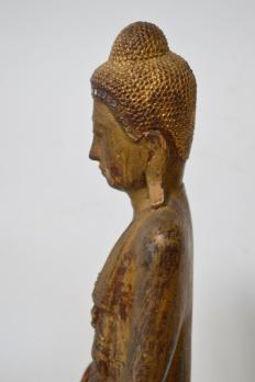 Bouddha en bois doré debout sur un padma lotiforme 2