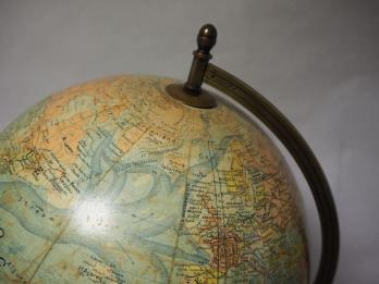 Globe terrestre dressé par FOREST, Girard et Barrère 2