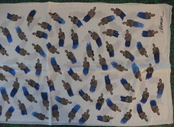 ARMAN - Les pinceaux bleu, Sérigraphie sur foulard soie 2