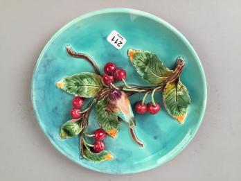 Assiette sur talon en faïence dite barbotine 2