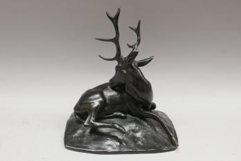 Antoine Louis BARYE (1796-1875) - Cerf à la toilette, bronze signé 2