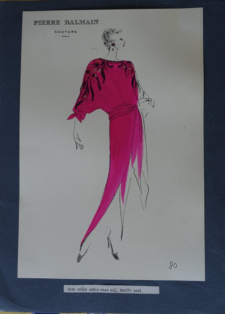 Pierre BALMAIN (1914-1982) Magnifique dessin original mode - Robe crêpe satin rose - Moda (abiti e accessori) Plazzart