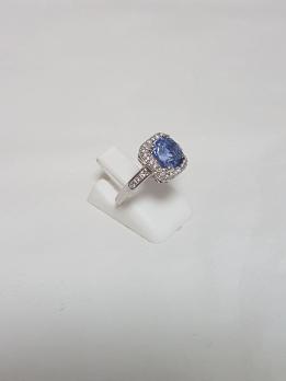 Bague coussin or blanc 18K 3g25, centre Saphir 2.33 Cts 2