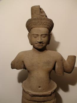HARIHARA KHMER EN GRES DU STYLE DE PRE-RUP CAMBODGE Xe SIECLE 2