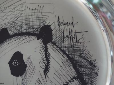 Bernard Buffet (1928-1999) : Panda, Assiette en argent gravée - signée 1974 2