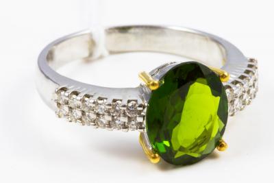 Bague en or blanc diopside naturelle et diamants 2