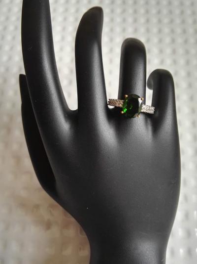 Bague en or blanc diopside naturelle et diamants 2