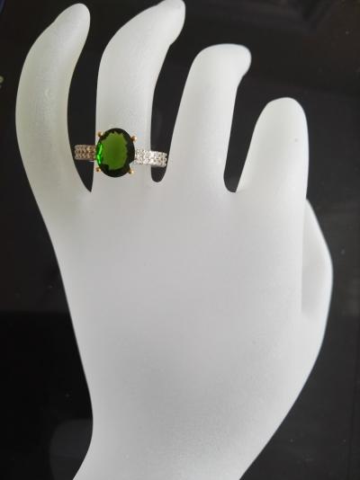 Bague en or blanc diopside naturelle et diamants 2