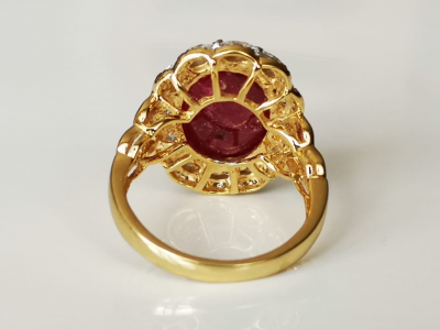 Bague en or jaune 18 carats important  rubis non chauffé de Birmanie de 8.69 carats et diamants  - certificat 2