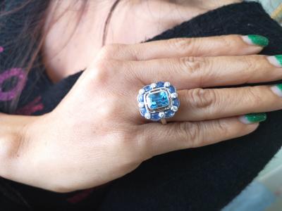 Bague en or blanc topaze bleue  3.7 cts saphirs et diamants 2