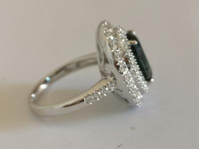 Bague en or blanc saphir non chauffé de 3.43 cts et diamants 2