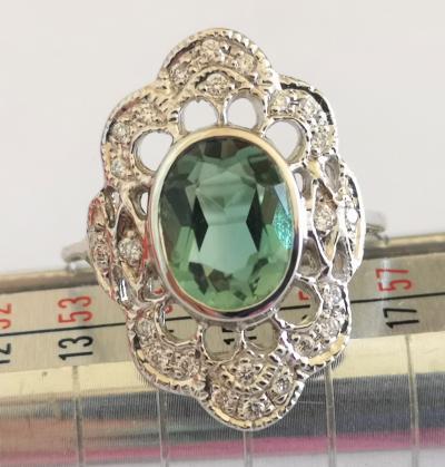 Bague en or blanc, tourmaline verte et diamants 2