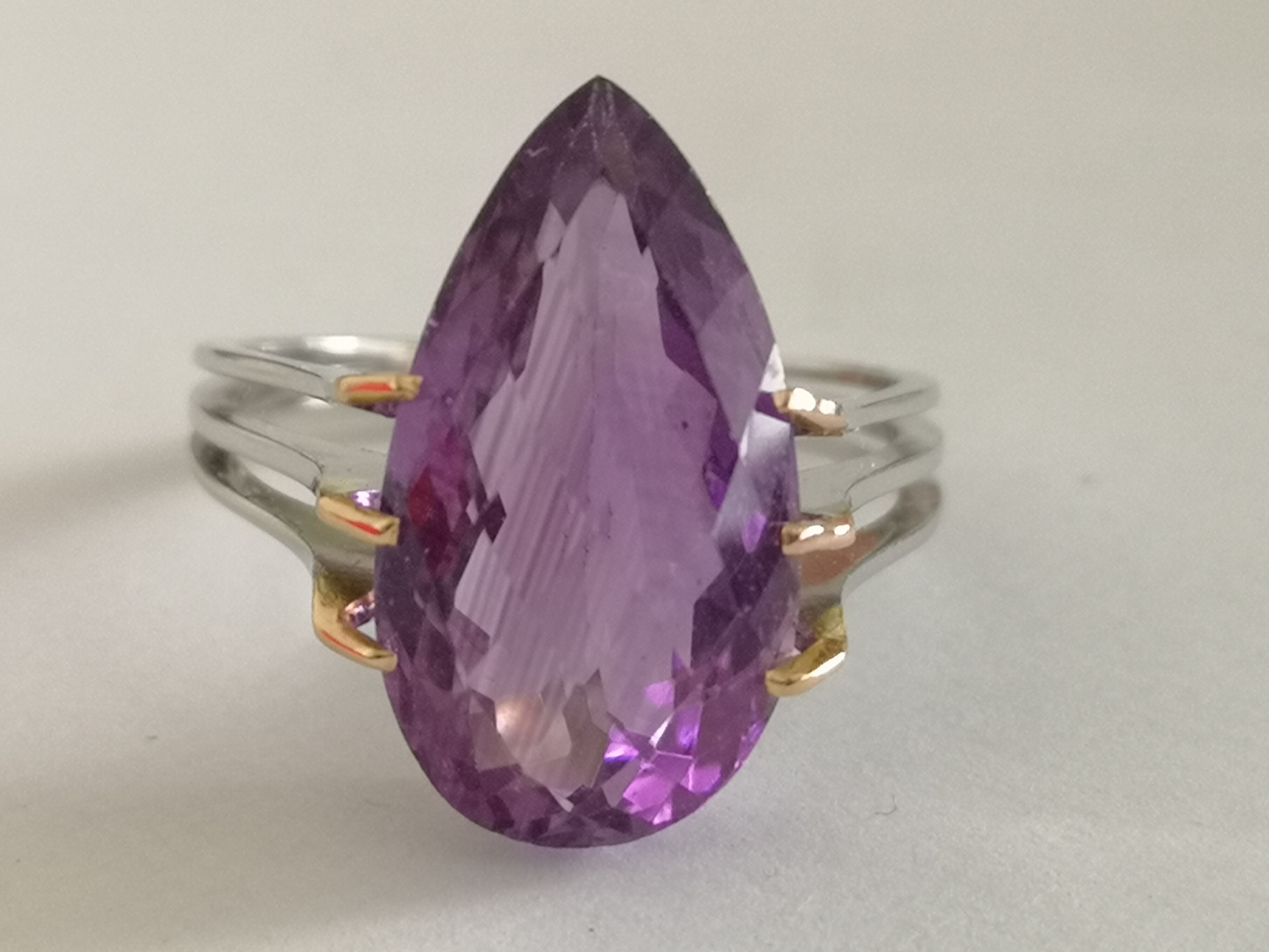 Bague En Or Jaune 18 Carats Sertie D'une Améthyste Et De Tourmalines - Neuf Sans Emballage