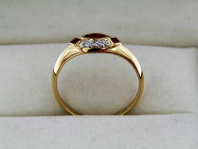 Bague en or jaune avec rubis 0.28 carats et diamants 0.04 carat 2