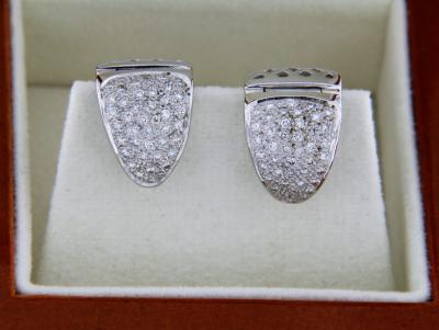 Boucles d’oreilles en or avec diamants 2