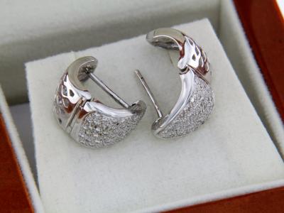 Boucles d’oreilles en or avec diamants 2