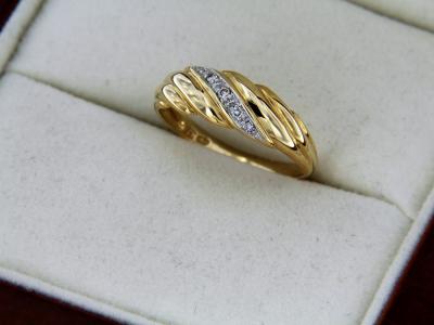 Bague OR jaune 18 Carats et Diamants 2