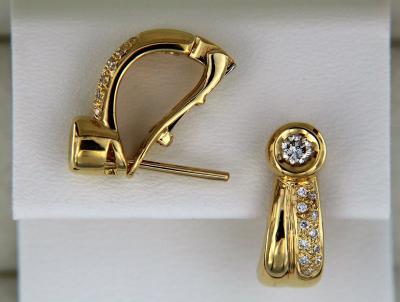 Boucles d’oreille en or jaune et diamants 2