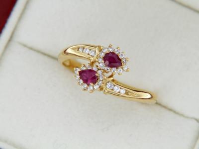 Bague en or jaune, double rubis et diamants 2