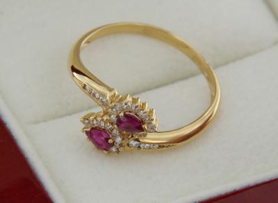 Bague en or jaune, double rubis et diamants 2