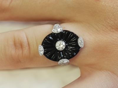 Ring in the Art Déco style with Onyx and diamonds 2