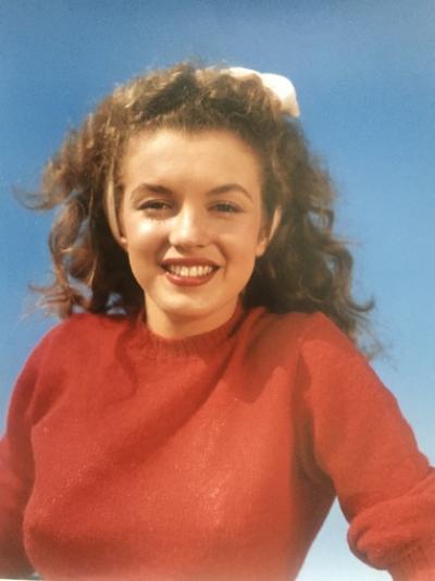 André de Dienes - Norma Jean in red, 1945, Photographie 2