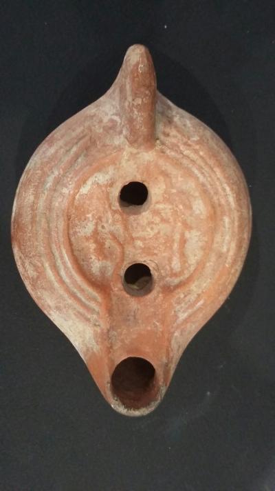 Lampe à huile. Epoque Romano-Byzantine. II-IV ème sècle après JC. 2