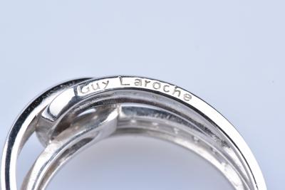 Bague GUY LAROCHE en or blanc 18 ct sertie 18 diamants 0,36 ct - Taille EU: 58 2