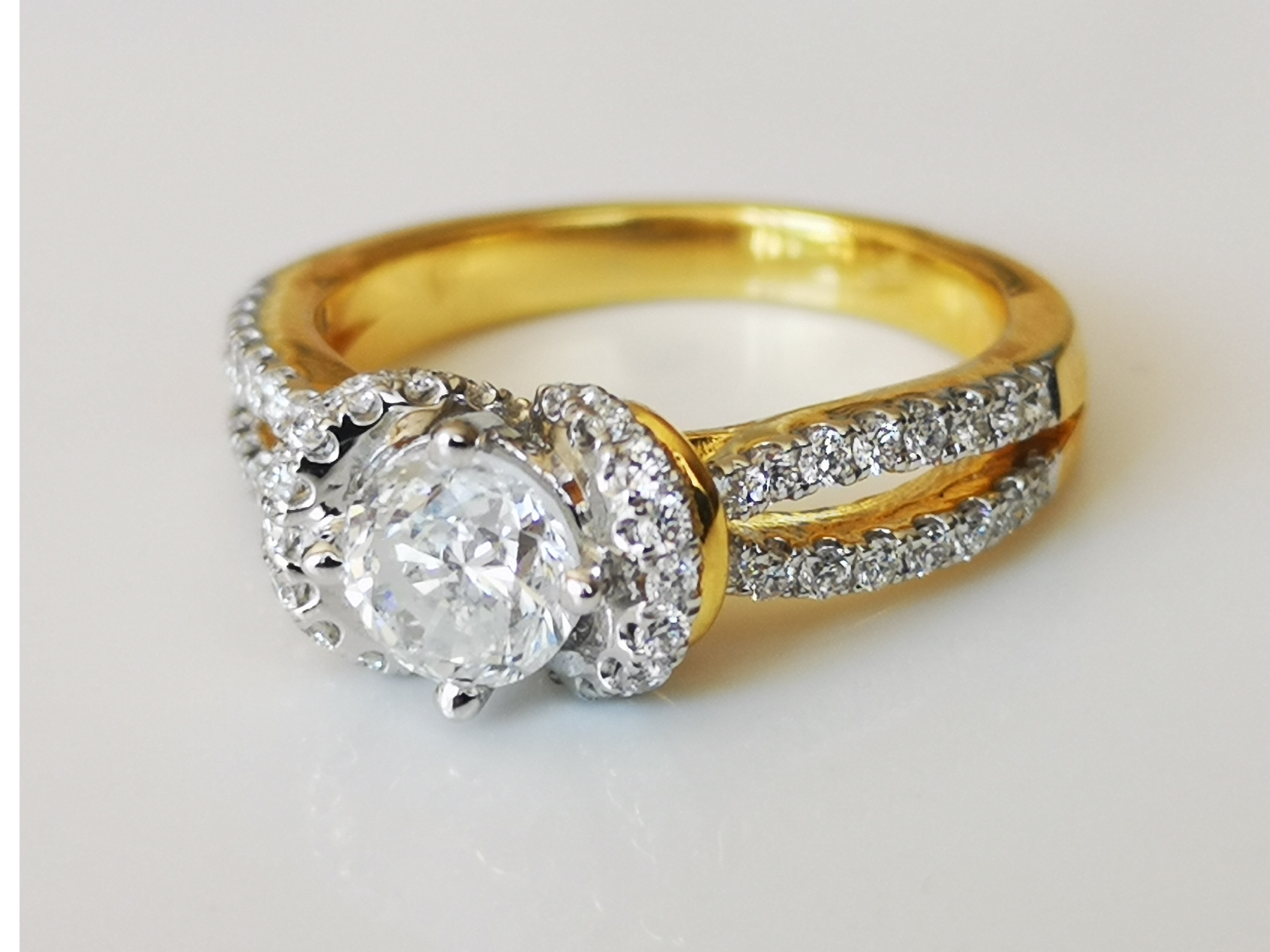 Bracelet Or 18 Carats Nahum - Cercle Diamants - 27,78g - Or Blanc - Occasion