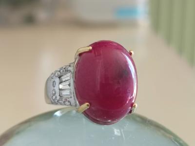 Bague en or, rubis de Birmanie  de 25 carats et diamants 2