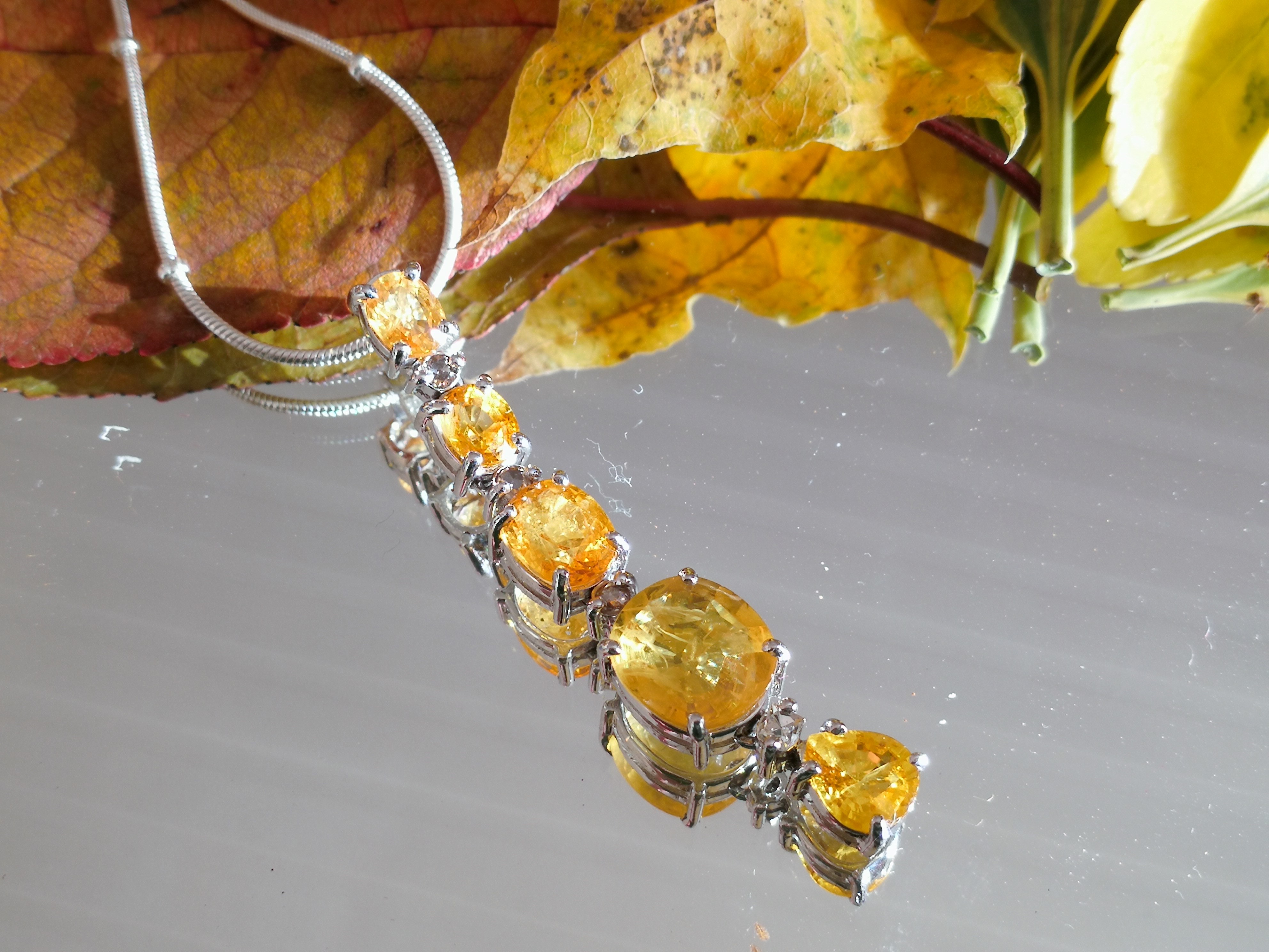 Pendentif En Or Jaune 18k (4.49g) Avec Saphirs Et Diamants - Bijou D'occasion Rénové