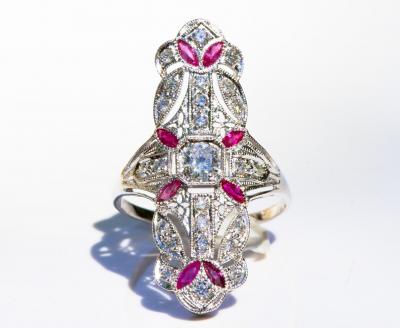 Bague en or  de style art déco  rubis et diamants 2