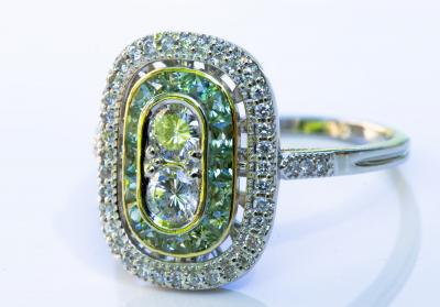 Bague en or de style art déco diamants et saphirs verts 2