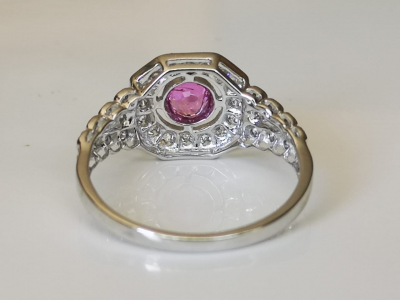 Bague en or de style art déco saphir  rose de 0,81 ct non chauffé entourage de diamants 2