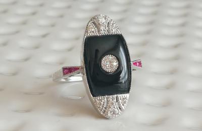 Bague en or de style art déco  onyx et diamants 2