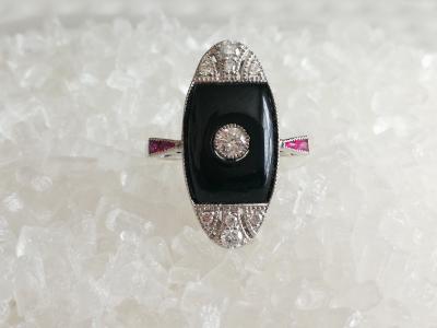 Bague en or de style art déco  onyx et diamants 2