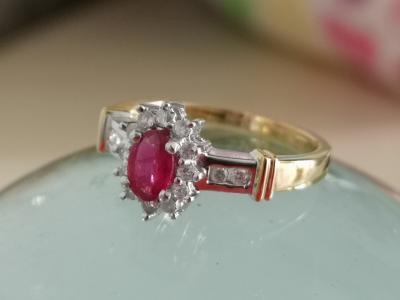 Bague or jaune rubis et diamants 2