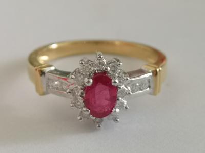 Bague or jaune rubis et diamants 2