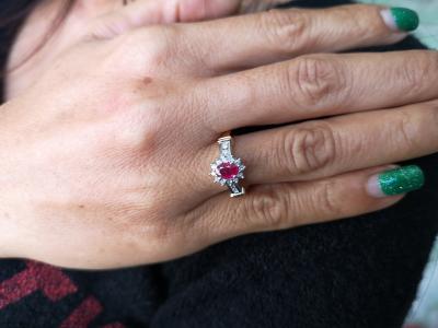 Bague or jaune rubis et diamants 2