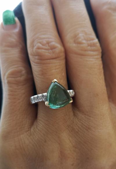 Bague en or gris  et or jaune  tourmaline verte de 3,63  cts et diamants 2