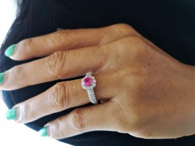 Bague en or gris, diamants et saphir rose naturel et non chauffé 2