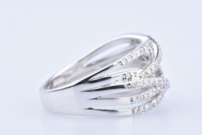 Bague en or blanc 18 ct 94 diamants env. 0,94 ct au total 2