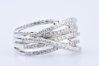 Bague en or blanc 18 ct 94 diamants env. 0,94 ct au total 2
