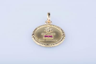 Médaille d’amour AUGIS en or jaune 18 ct 1 diamant 0,01 ct 2 rubis 0,02 ct au total 2